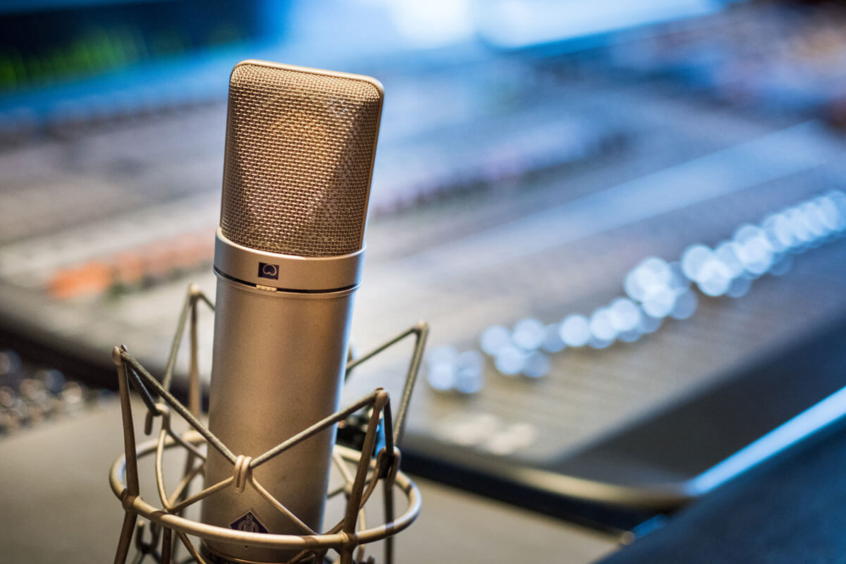 How to Build a Podcast Studio With Professional Equipment